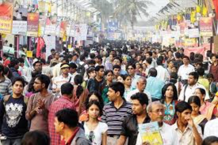 কলকাতা বইমেলায় আগুন।। নিয়ন্ত্রণে আনার জন্য চেষ্টা চলছে