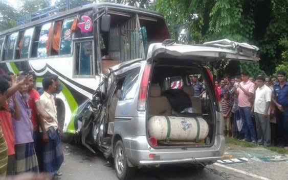 মুন্সীগঞ্জে বাস-মাইক্রোবাস সংঘর্ষে নিহত ৩ : আহত ১০