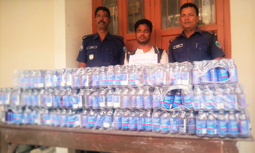 দাউদকান্দি থানা এলাকায় ১৪০০ বোতল ফেন্সিডিলসহ এক জন গ্রেফতার