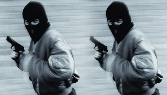 গাজীপুরে সোয়েটার কারখানায় ডাকাতি ।। আটক ৩