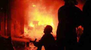 মিরপুরে রেস্টুরেন্টে আগুন জ্বলছে ।।