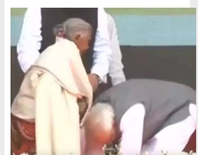ভারত নেতা নরেন্দ্র মোদীর সৌজন্যতায় মুগ্ধ সকলে ।।
