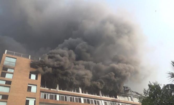 কাকভোরে গাজীপুরে সাইনবোর্ড এলাকায় প্রীতি সোয়েটারে আগুন ।।