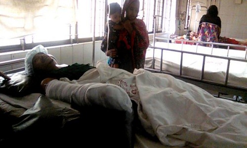 বৃক্ষমানব আবুল বাজনদারের হাতে দ্বিতীয় দফায় সফল অস্ত্রোপচার ।।