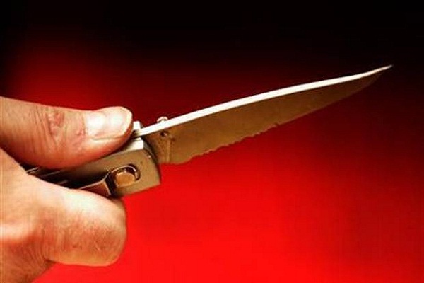 রাজধানীতে ছিনতাইকারীর ছুরিকাঘাতে আহত ২ ।।