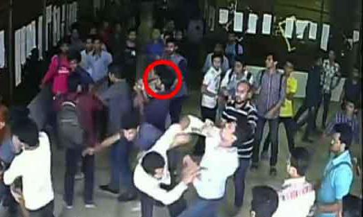  চট্টগ্রামে প্রিমিয়ার বিশ্ববিদ্যালয়ে সহপাঠীর ছুরিকাঘাতেই মৃত্যু হয়েছে সোহেলের ।।   