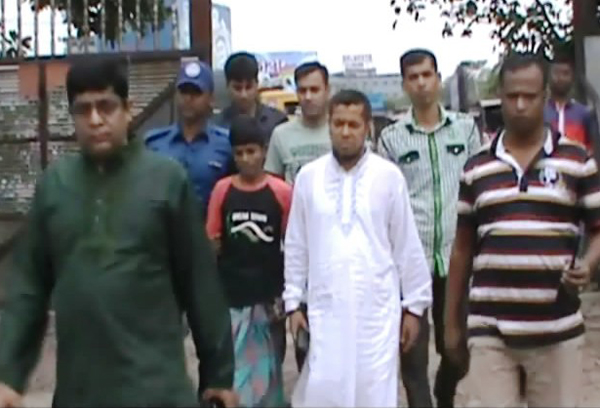 গাজীপুরে ২০টি হাতবোমা ও ৩টি পেট্টোল বোমা উদ্ধার, আটক ২ ।।