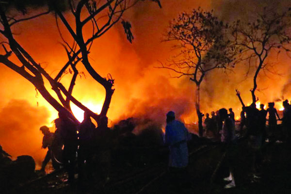রাজধানীর তেজগাঁওয়ে কুনিপাড়ায় ভয়াবহ অগ্নিকাণ্ড ।।
