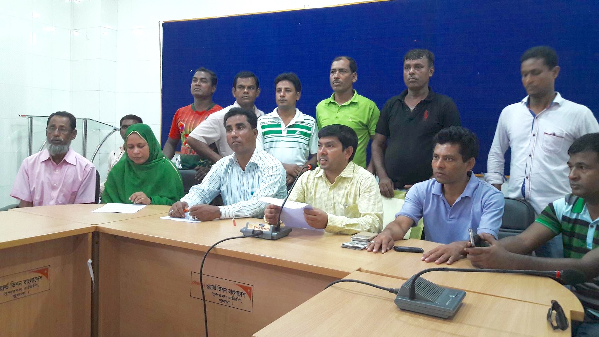 অস্থির খুলনা জেলা আওয়ামিলীগের রাজনীতি ।। অভিয়োগ পাল্টা অভিযোগে দিশাহীন সাধারন নেতাকর্মী ও সমর্থকরা.....