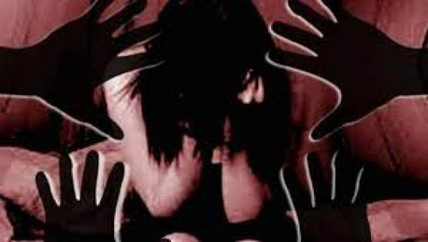 গণধর্ষনের শিকার স্কুলছাত্রীর আত্মহত্যা ।। মামলা করতে ভয় পাচ্ছেন তার স্বজনরা....