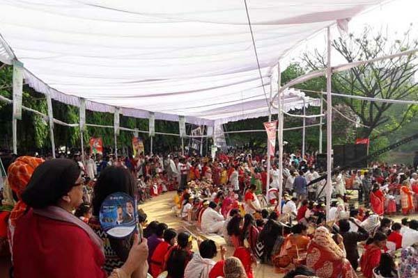 বৈশাখী উৎসব উদযাপনে রবীন্দ্র সরোবরে শুরু হয়েছে মিলনমেলা ।।