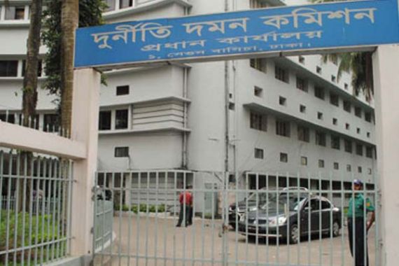 চট্টগ্রামে দুদকের হাতে গার্মেন্টস ব্যবসায়ী আটক ।।