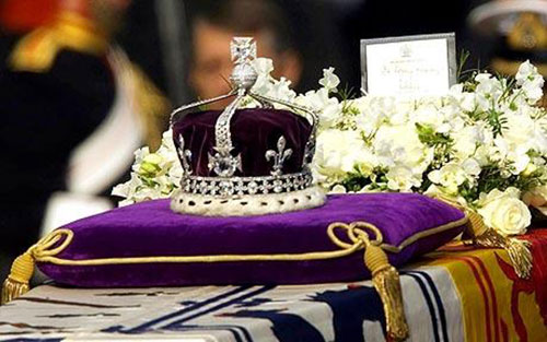 ভারতের কোহিনূর হীরা চুরি নয়, উপহার দেয়া হয়েছিল !