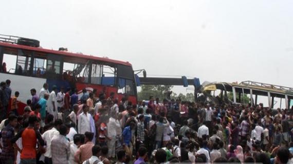 রংপুরের তারাগঞ্জে দুটি বাসের মুখোমুখি সংঘর্ষ, নিহত ১২ আহত ৪০ ।।