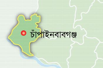 চাঁপাইনবাবগঞ্জে ফেনসিডিলসহ কাভার্ডভ্যান জব্দ, আটক ১ ।।