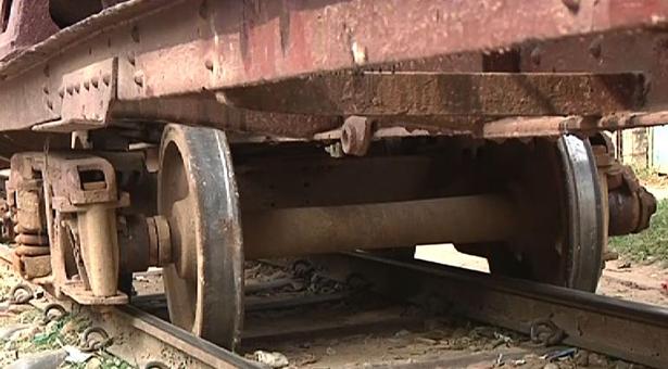 চট্টগ্রামে তেলবাহী ওয়াগন লাইনচ্যূত ।। বিপাকে বিশ্ববিদ্যালয়মুখী শিক্ষার্থীরা