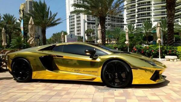 স্বপ্ন নয় সত্য ।। লন্ডনের শহরে সৌদি প্রিন্স আবদুল্লার সোনার গাড়ীর বহর তাক লাগিয়েছে.....