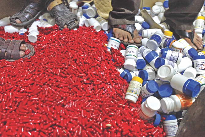 ৯৩টি ঔষধ কারখানার লাইসেন্স বাতিল করা হয়েছে ।।