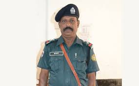 পুলিশকে না জানিয়ে কারারক্ষীর লাশ উত্তোলন ।।