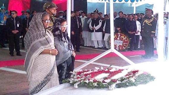 বঙ্গবন্ধুর সমাধিতে ফুল দিয়ে শ্রদ্ধা নিবেদন করলেন প্রধানমন্ত্রীর শেখ হাসিনা ।।