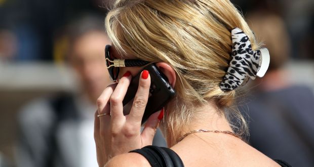 ইউরোপে রোমিং চার্জ কমছে ।।