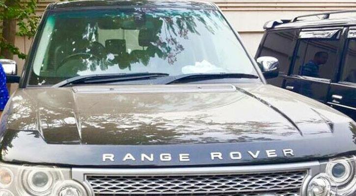অবশেষে জব্দ বিলাসবহুল রেঞ্জরোভার গাড়ী ।। পাল্টে গেল নম্বরপ্লেট, উধাও এমপি স্টিকারও