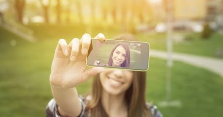 সেলফির জন্য প্লাস্টিক সার্জারি