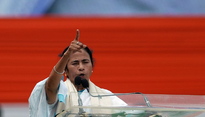 বিরোধীরা যতই অংক কষেন, ছক্কা মারব আমরাই ।। তৃনমুলনেত্রী মমতা বন্দ্যোপাধ্যায়
