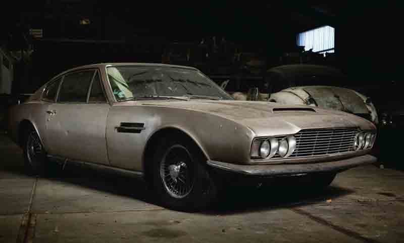 জেমস বন্ডের অ্যাসটন মার্টিন গাড়ি দীর্ঘ ৩০ বছর ধরে লুকানো ছিল এক দ্বীপে ।।