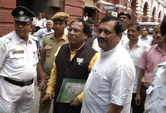 ছবি বিতর্ক: লালবাজারের উপর চাপ বাড়াচ্ছে বিজেপি