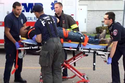 যুক্তরাষ্ট্রে ছুরিকাঘাতে ও পুলিশের গুলিতে হামলাকারীসহ নিহত ৩......