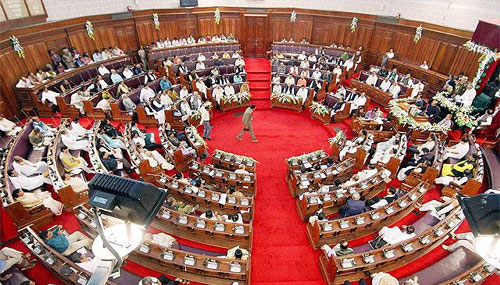 নারদ কেলেঙ্কারি নিয়ে মুখ খোলায় সাংসদকে সতর্ক করল তৃণমূল.......