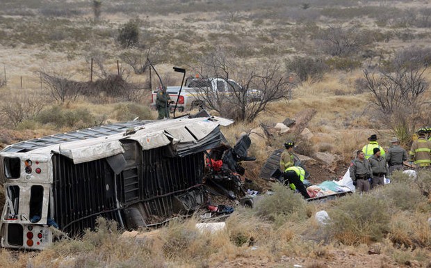 মার্কিন যুক্তরাষ্ট্রের টেক্সাসে বাস উল্টে নিহত ৮,আহত ৪৪……
