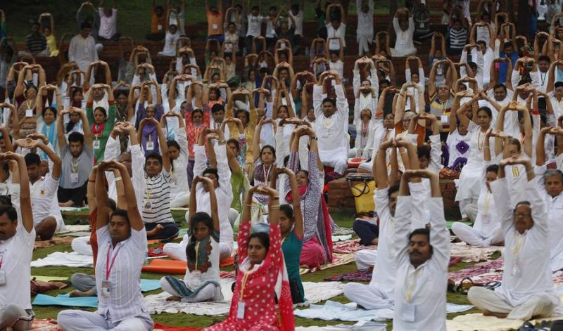 ভারতে যোগ ব্যায়াম নিয়ে রিপোর্ট তৈরি করায় সাংবাদিক গ্রেফতার ।।