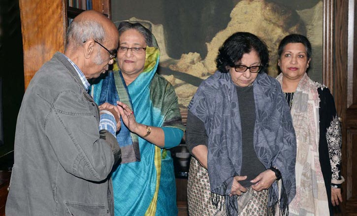 লন্ডনে প্রধানমন্ত্রীর সঙ্গে সৈয়দ শামসুল হকের সাক্ষাৎ ।।