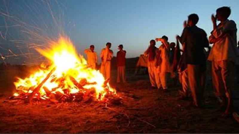 চিতায় জেগে উঠলেন মৃত নারী .....