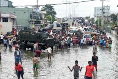 ঘূর্ণিঝড় ‘রোয়ানু’র প্রভাবে শ্রীলংকায় ক্ষতিগ্রস্তদের সাহায্যে বিদেশী ত্রাণ সামগ্রী......