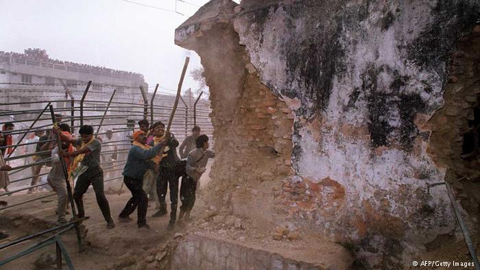 ভারতের অযোধ্যার বাবরি মসজিদ ধ্বংসের বদলা নেবে জঙ্গি সংগঠন আইএস......