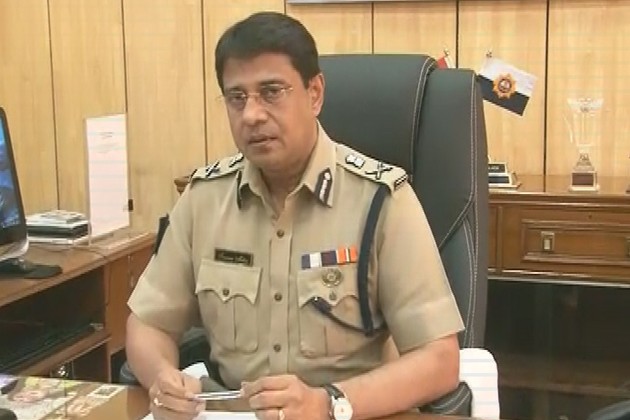 সরিয়েও সরানো গেল না! ‘বিদায়ে’ও বাহিনীর বাহবা পাচ্ছেন বিদায়ী পুলিশ কমিশনার সৌমেন মিত্র