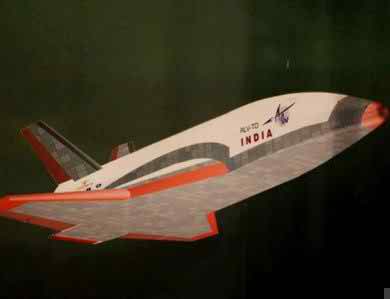 সব জল্পনা-কল্পনার অবসান ঘটিয়ে মহাকাশ থেকে সফল ভাবে ফিরল ভারতের তৈরি প্রথম স্পেস শাট্‌ল