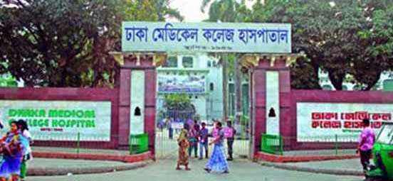 ডাক্তারদের অনির্দিষ্টকালের কর্মবিরতি : ভোগান্তিতে রোগীরা