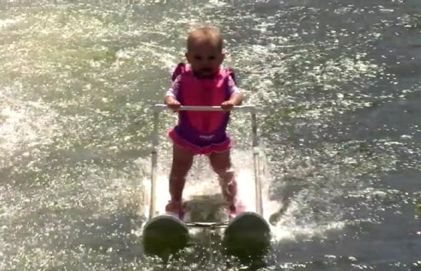 ৬ মাসের শিশুর ওয়াটার স্কি…