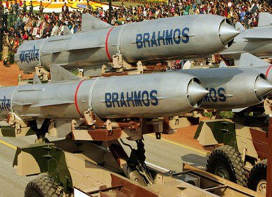 অসামান্য দক্ষতায় রেডার সিস্টেম বিধ্বংসী ক্রুজ মিসাইল 'ব্রহ্মস' ছুড়ল ভারতীয় বায়ুসেনা ।।