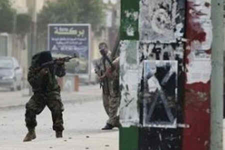 ফাল্লুজার কর্তৃত্ব নিয়ে সরকারি বাহিনী ও আইএসের মধ্যে তীব্র লড়াই ।। শহর ছাড়তে শুরু করেছে বেসামরিক অধিবাসিরা ....