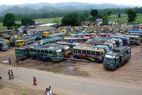 খাগড়াছড়ি-চট্টগ্রাম সড়কে যানচলাচল বন্ধ।।