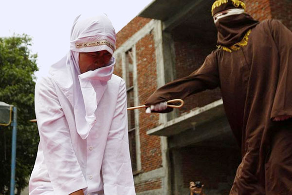 ইরানে গেট-টুগেদারের শাস্তি ৯৯ বেত্রাঘাত