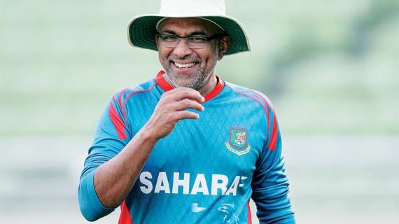 বাংলাদেশ ক্রিকেট বোর্ডের নির্বাচক কমিটিতে থাকছেন হাথুরুসিংহে..