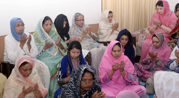 দাদির মিলাদ ও দোয়া মাহফিলে প্রধানমন্ত্রী শেখ হাসিনা।।