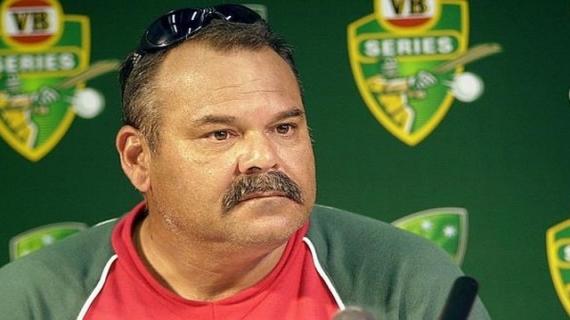 জিম্বাবুয়ে ক্রিকেট দলের কোচ ডেভ হোয়াটমোর বরখাস্ত।।