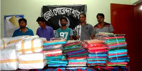 চুয়াডাঙ্গায় ভারতীয় শাড়ী ও থ্রি-পিসসহ আটক ৩।।